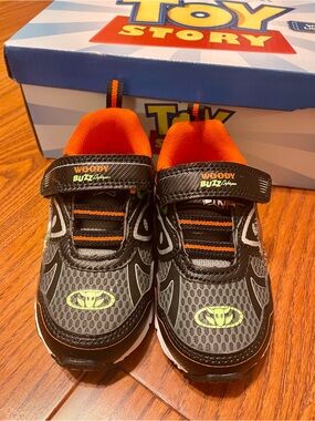 NEW Toddler Disney Pixar Toy Story Black and Orange Kids' Shoes Light Up size 6